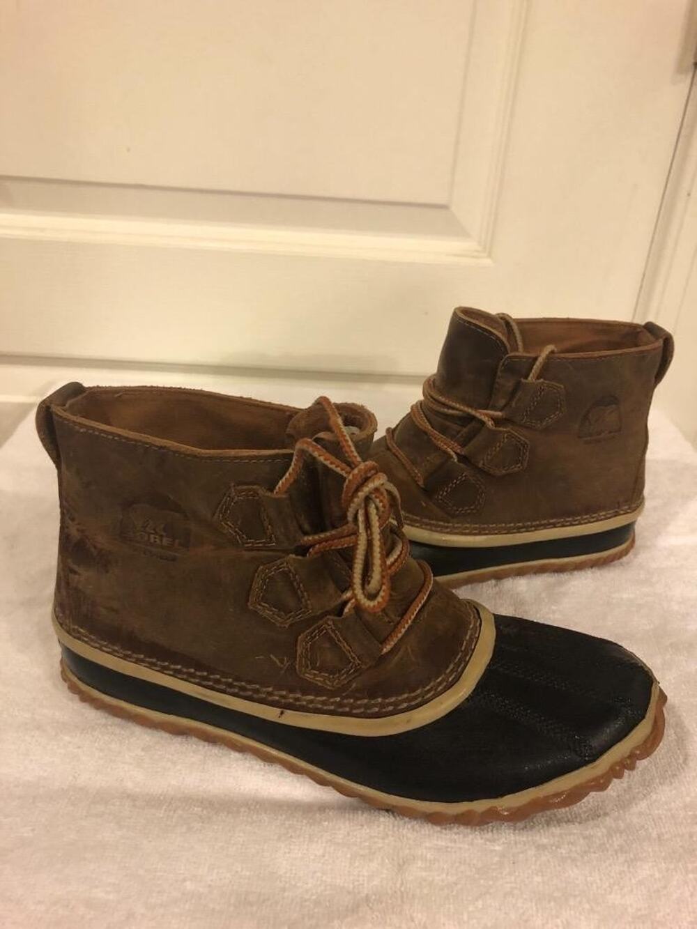 Sorel Out N About Waterproof Nubuck and Rubber Boots size 7.5 (bot1400